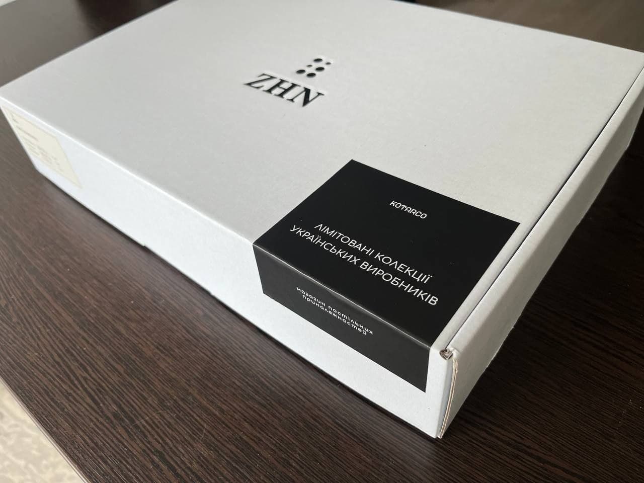 Наліпка KOTARCO на пакуванні ZHN™